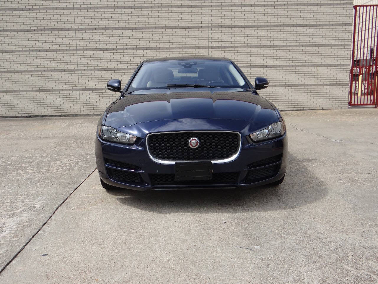Used 2018 Jaguar XE Premium AWD/4WD image 2