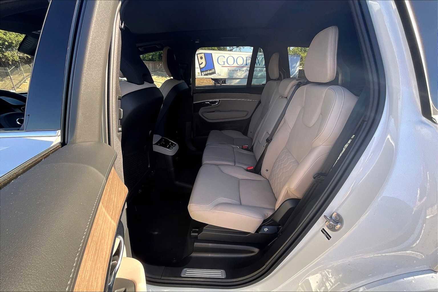 New 2026 Volvo XC90 T8 Plus w/ Protection Package Premier image 12
