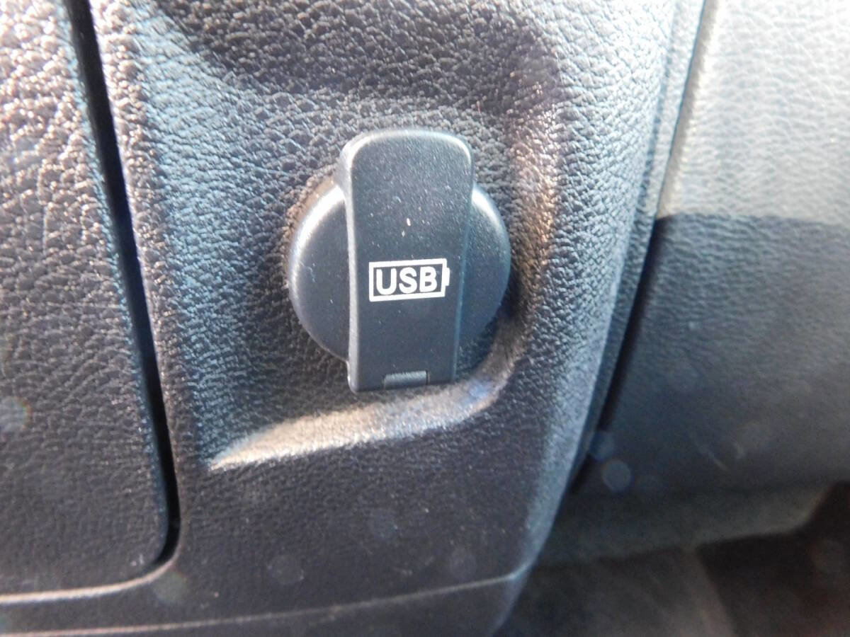 Used 2016 RAM 1500 Classic SLT w/ Luxury Group image 16