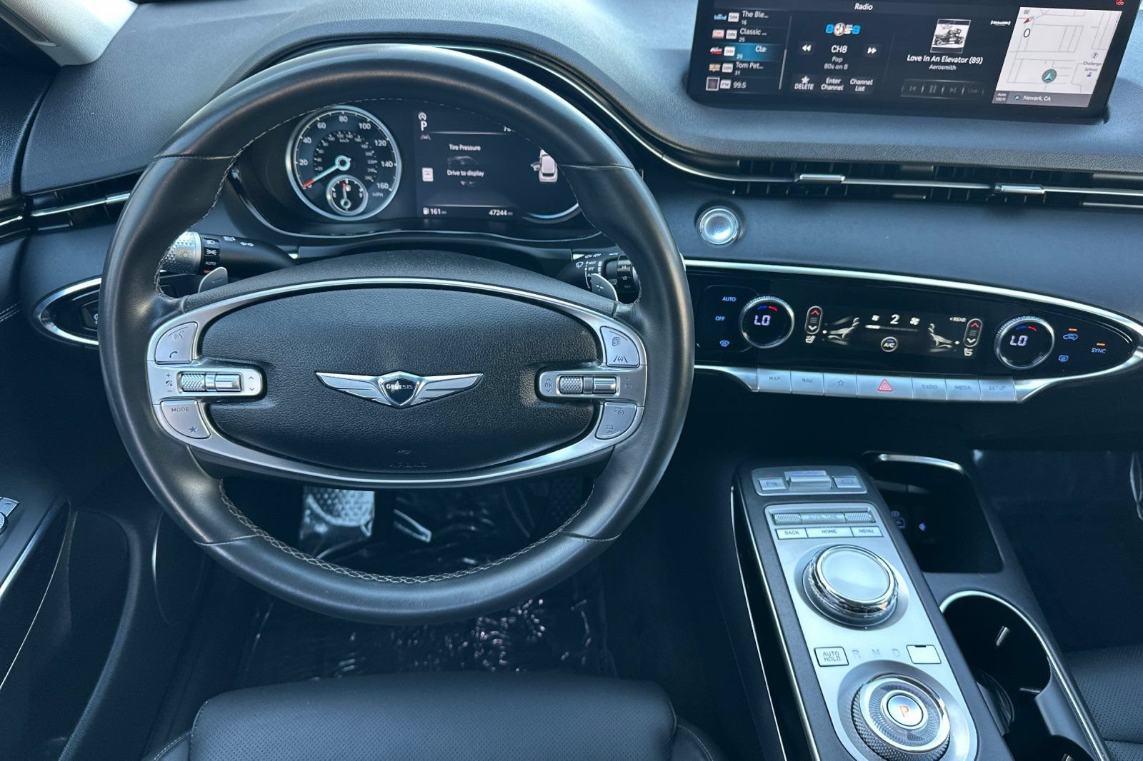 Used 2025 Genesis GV70 2.5T AWD/4WD image 13