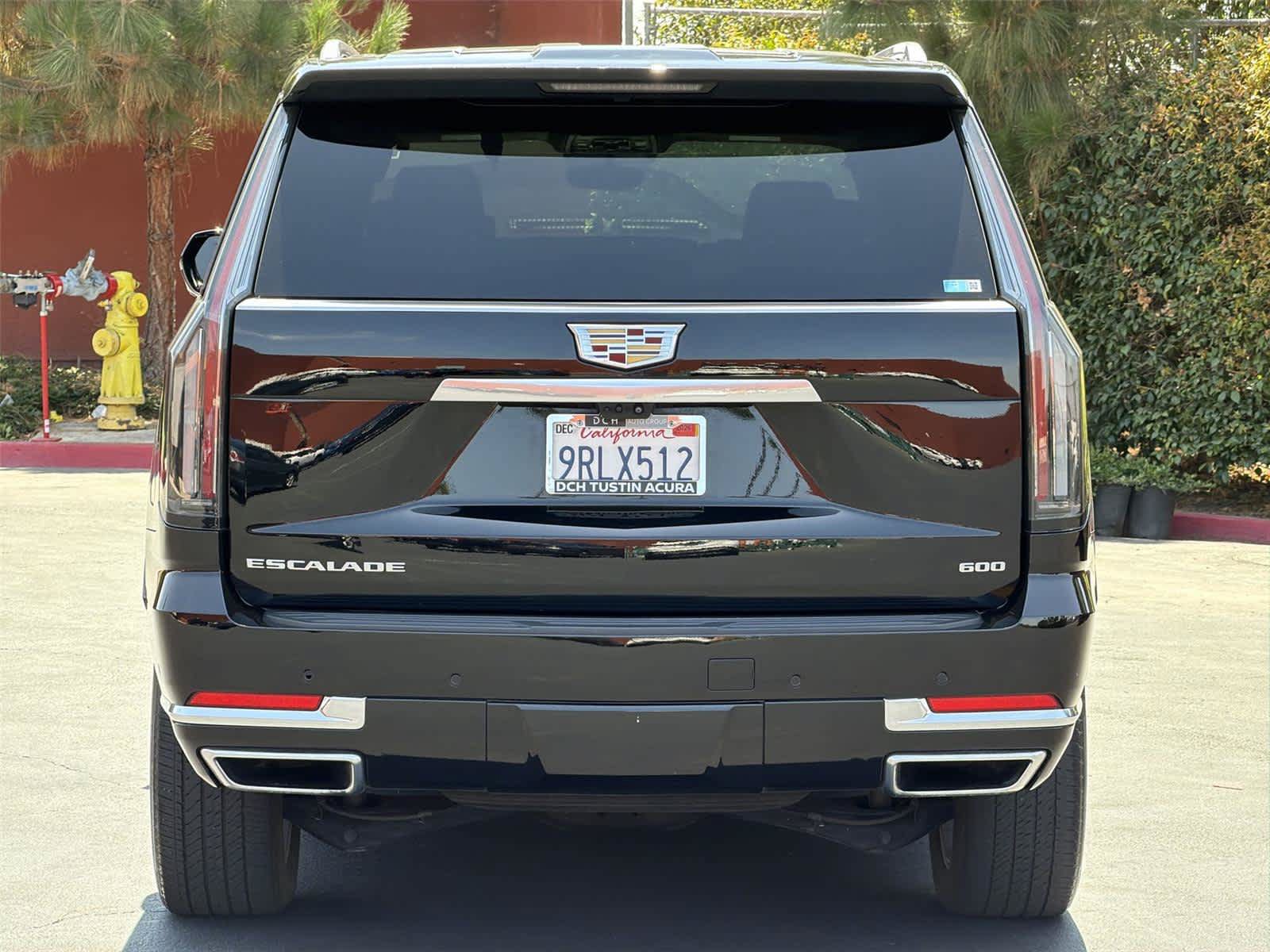 Used 2025 Cadillac Escalade Premium Luxury RWD image 6