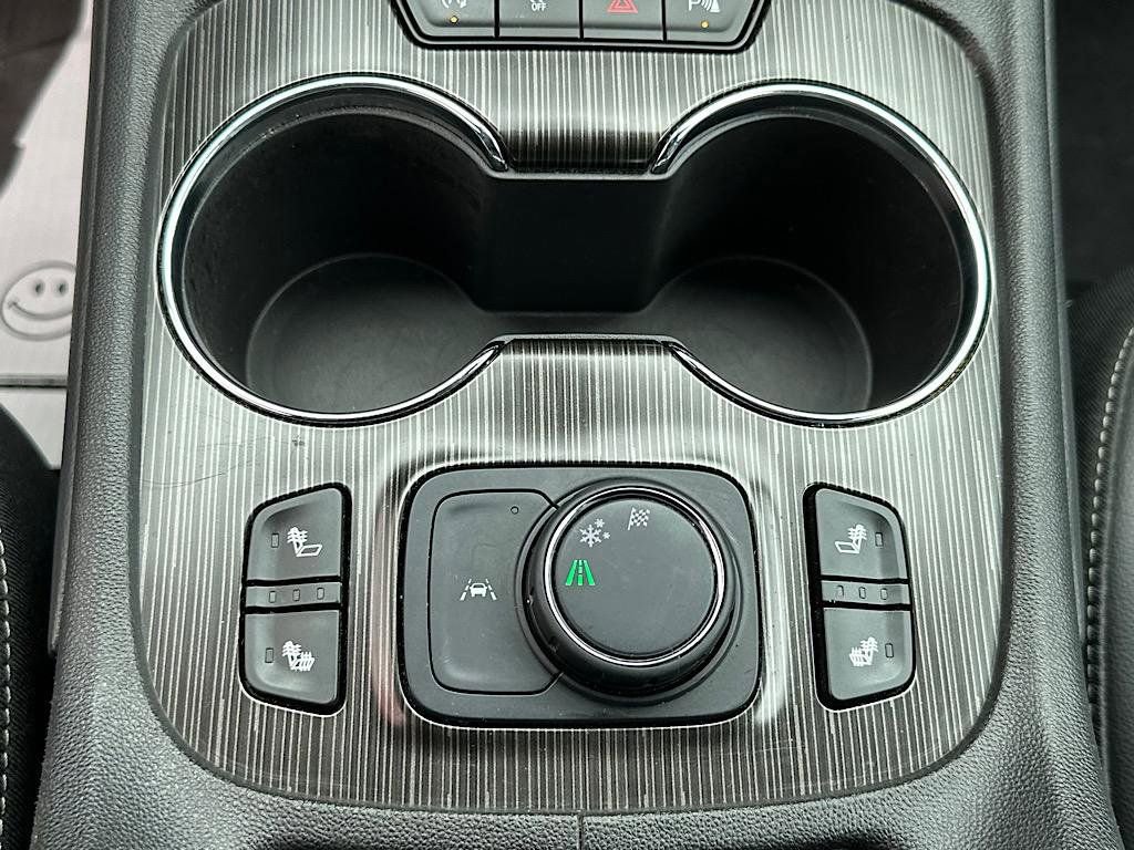 Used 2021 GMC Acadia SLT image 27