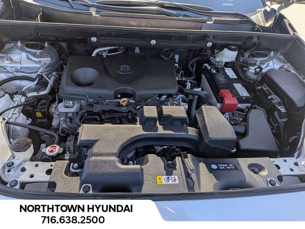 Used 2025 Toyota RAV4 XLE AWD/4WD image 35