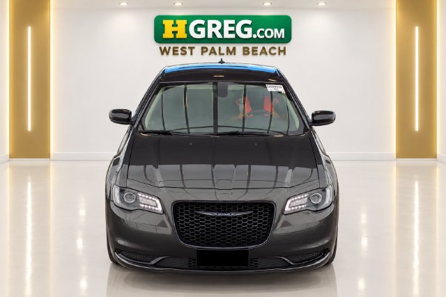 Used 2023 Chrysler 300 Touring w/ Sport Appearance Package RWD image 7