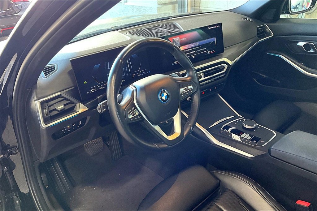 Used 2024 BMW 330e xDrive image 4