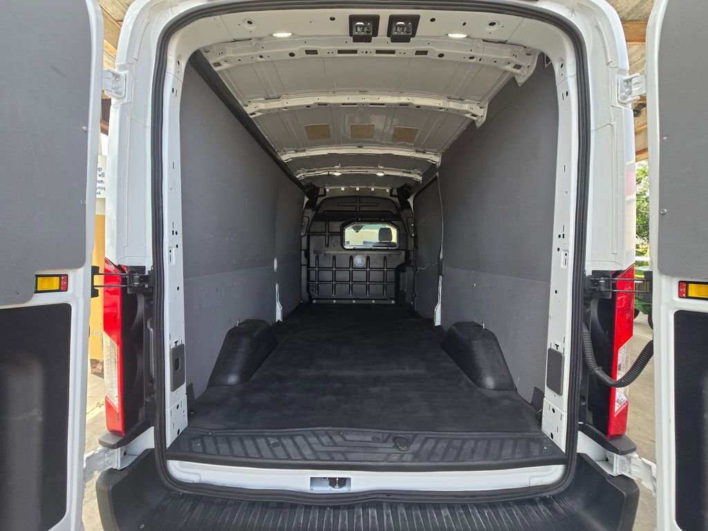 Used 2022 Ford E-Transit Medium Roof RWD image 15