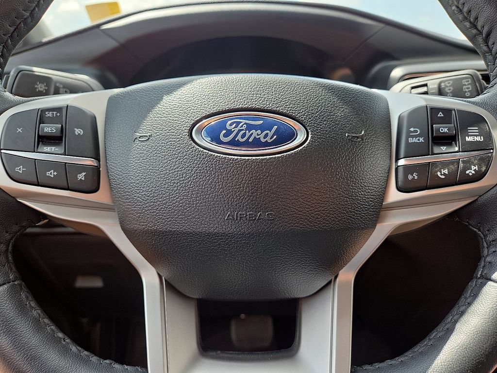 Used 2024 Ford Explorer XLT w/ Equipment Group 202A AWD/4WD image 30