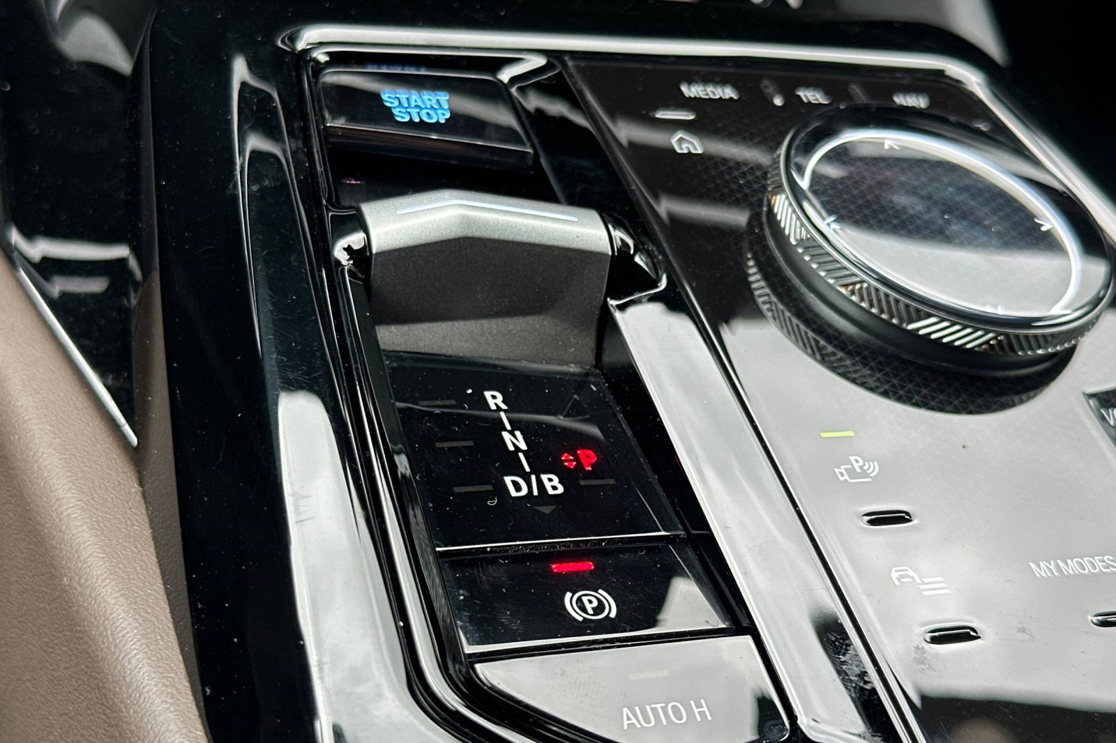 Certified 2024 BMW i5 eDrive40i w/ Premium Package image 28