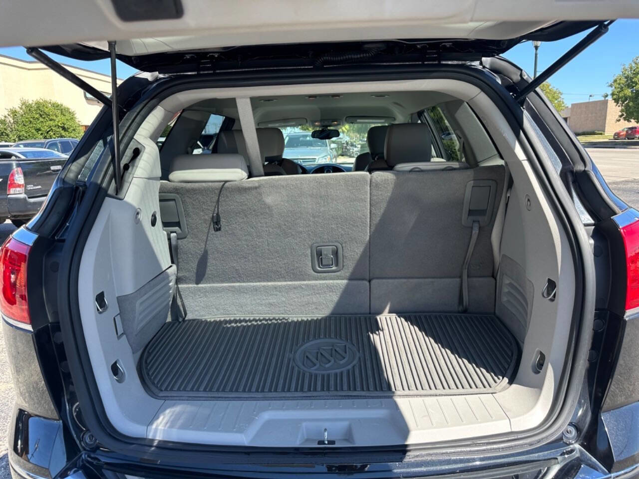 Used 2013 Buick Enclave Leather w/ LPO, Cargo Convenience Pkg image 13