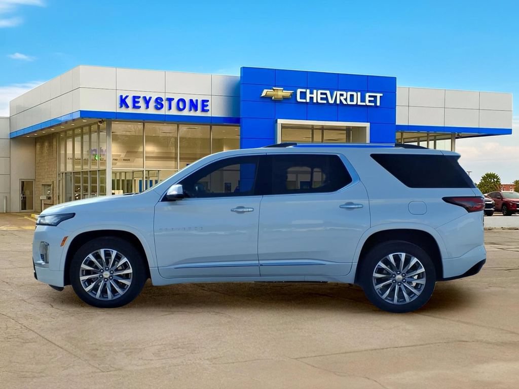 Used 2023 Chevrolet Traverse Premier FWD image 4