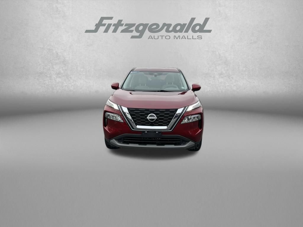 Used 2023 Nissan Rogue SV image 2