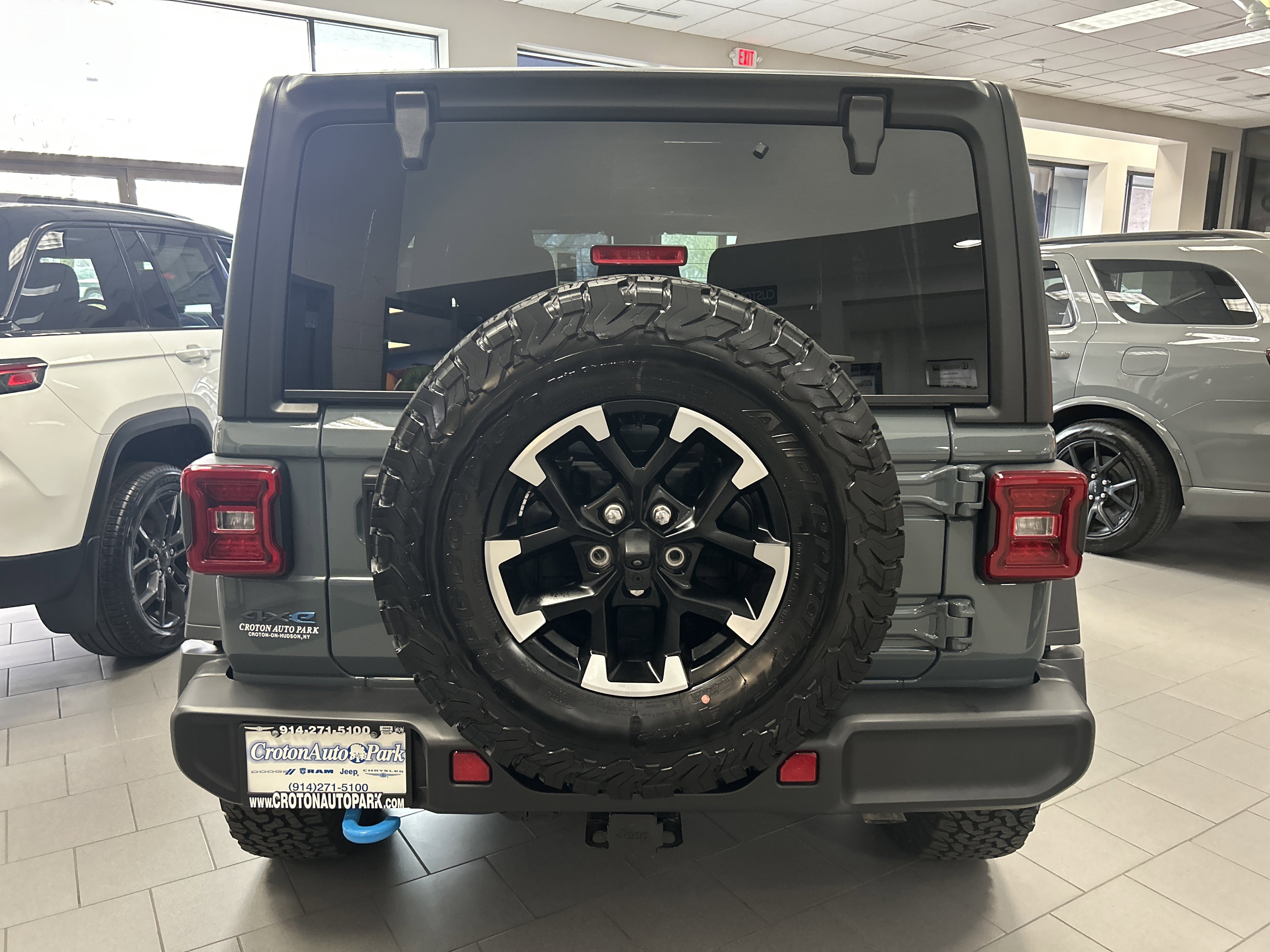 New 2024 Jeep Wrangler Unlimited Rubicon 4xe w/ Convenience Group image 3