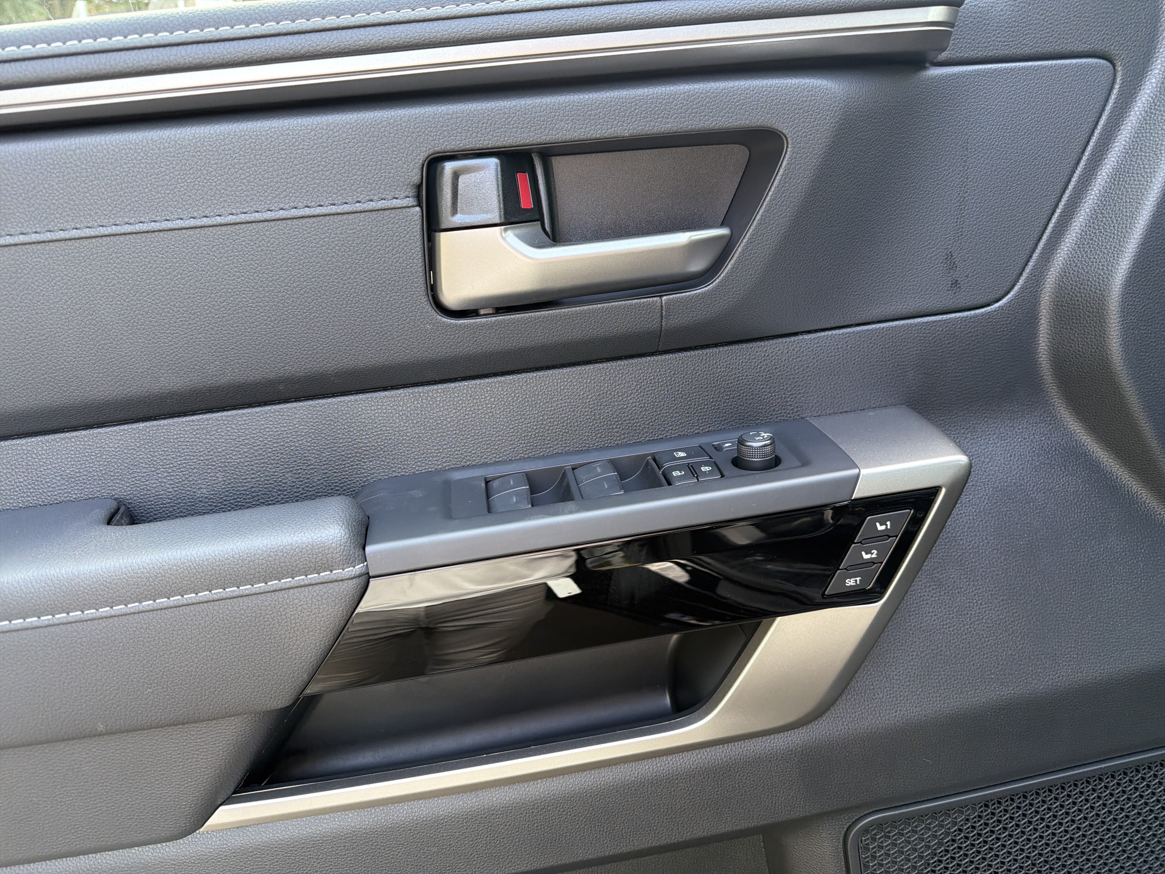 New 2026 Toyota Tundra Limited AWD/4WD image 12