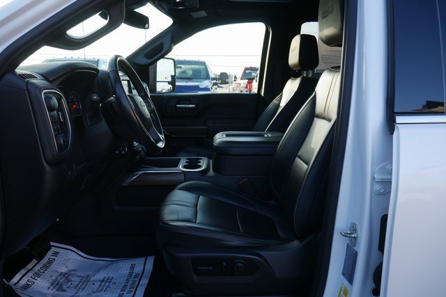 Used 2022 Chevrolet Silverado 3500 High Country w/ Safety Package II image 2