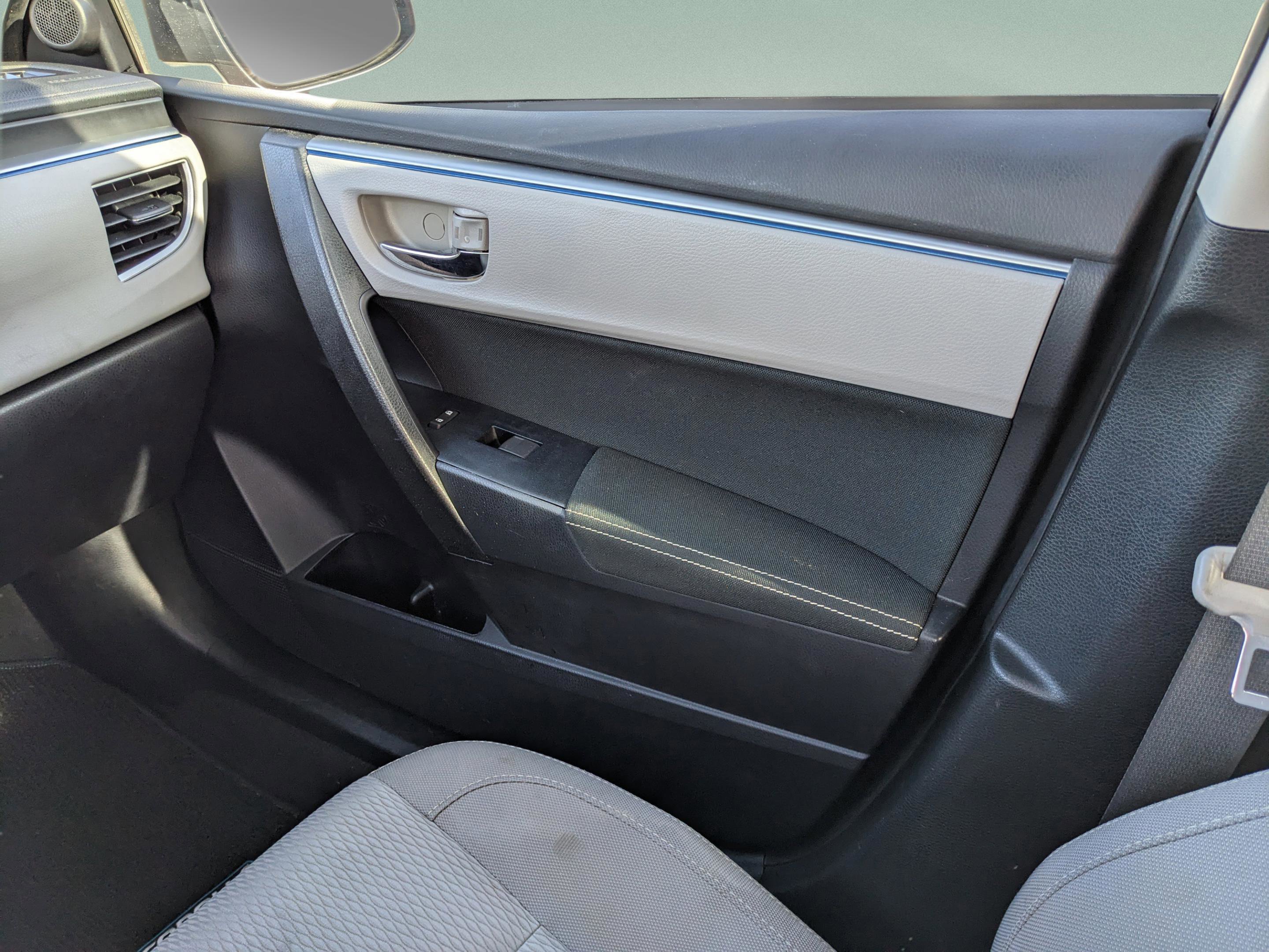 Used 2016 Toyota Corolla LE image 22