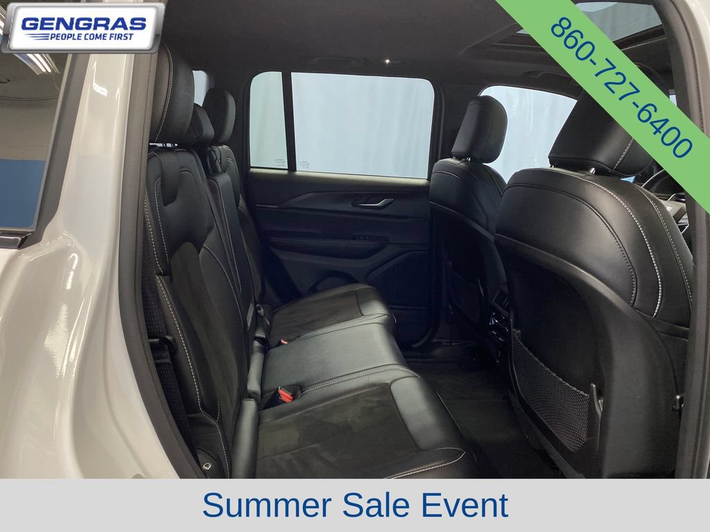Used 2023 Jeep Grand Cherokee Altitude AWD/4WD image 38