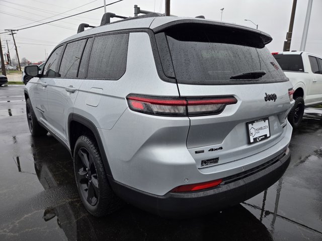 Used 2022 Jeep Grand Cherokee L Limited w/ Black Appearance Package image 6