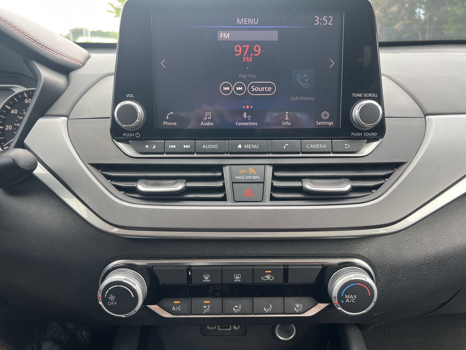 Used 2024 Nissan Altima 2.5 SR FWD image 4