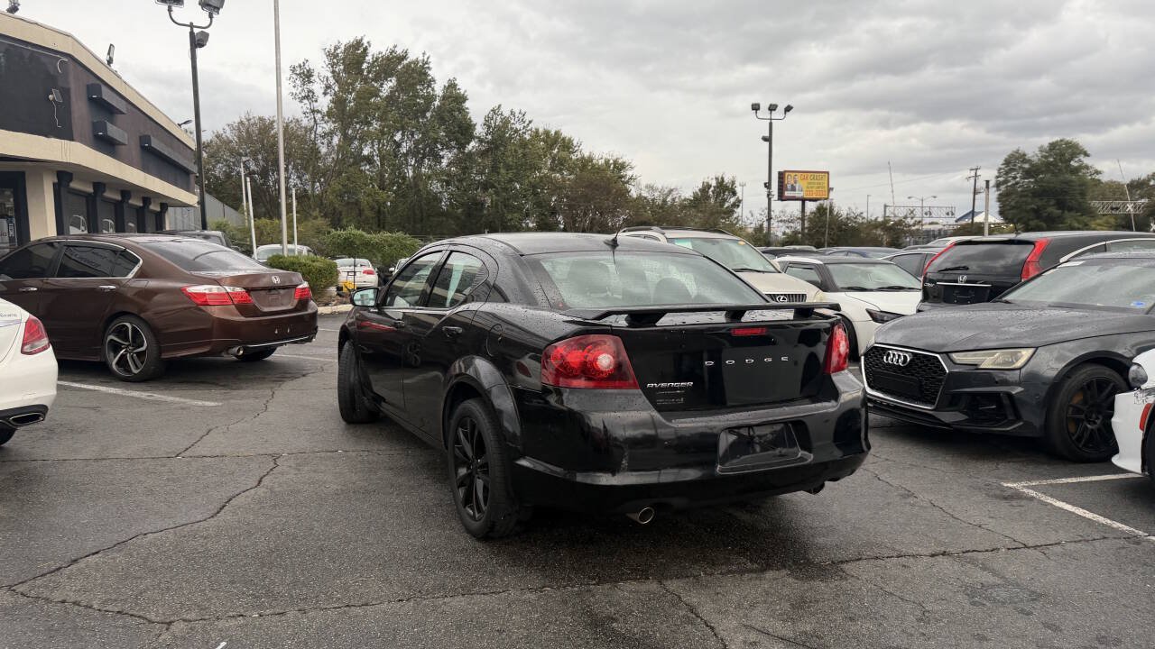 Used 2013 Dodge Avenger SXT w/ Blacktop Pkg FWD image 6