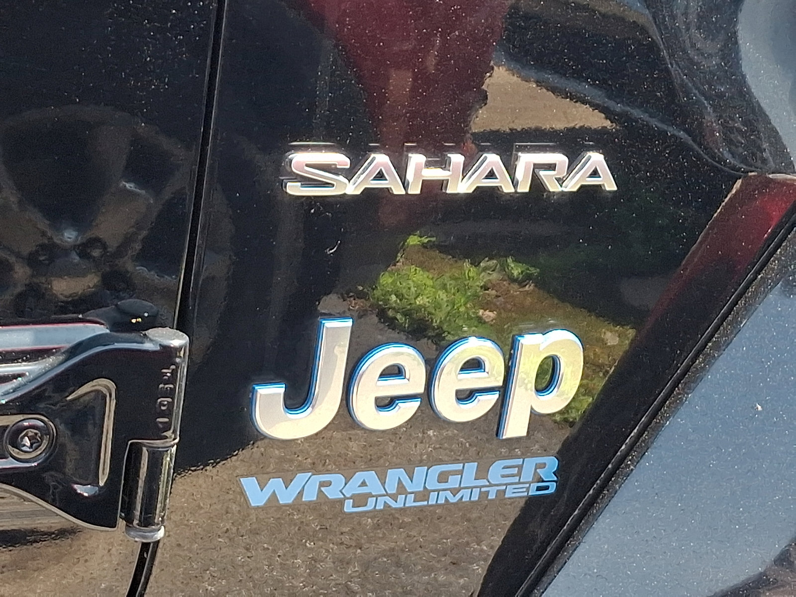 Used 2021 Jeep Wrangler Unlimited Sahara w/ Cold Weather Group AWD/4WD image 10