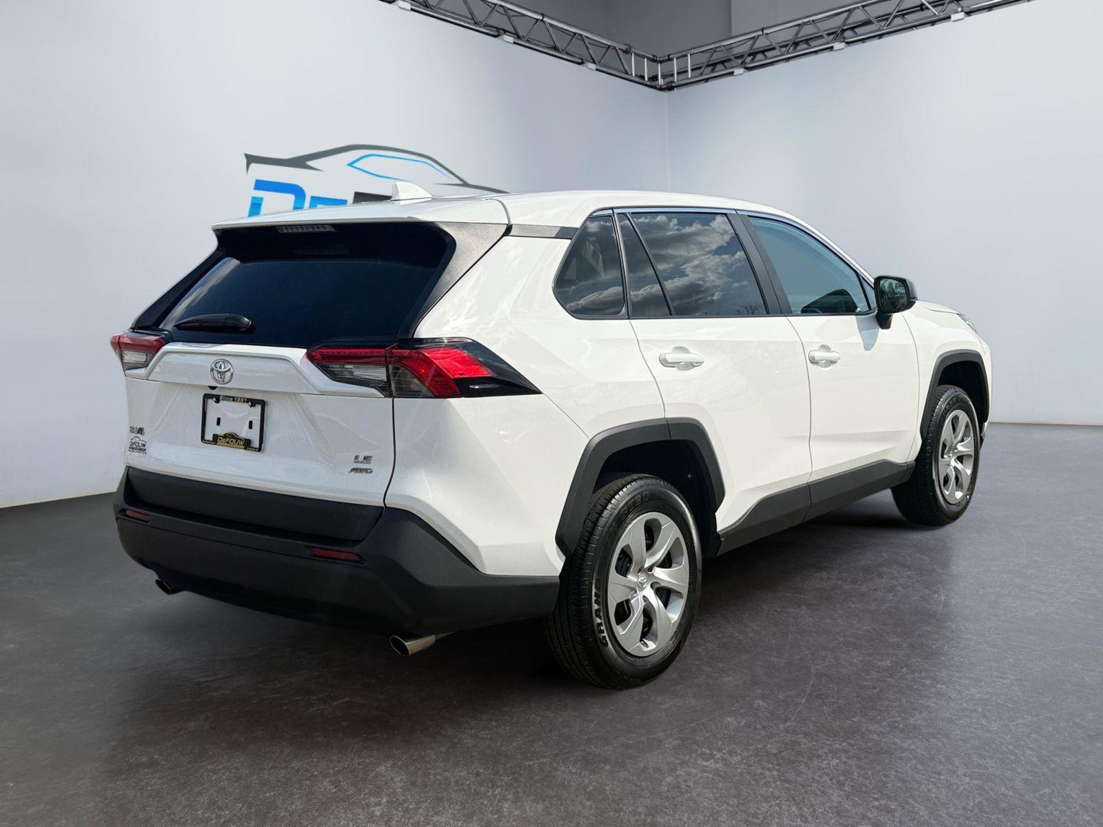 Used 2022 Toyota RAV4 LE image 3
