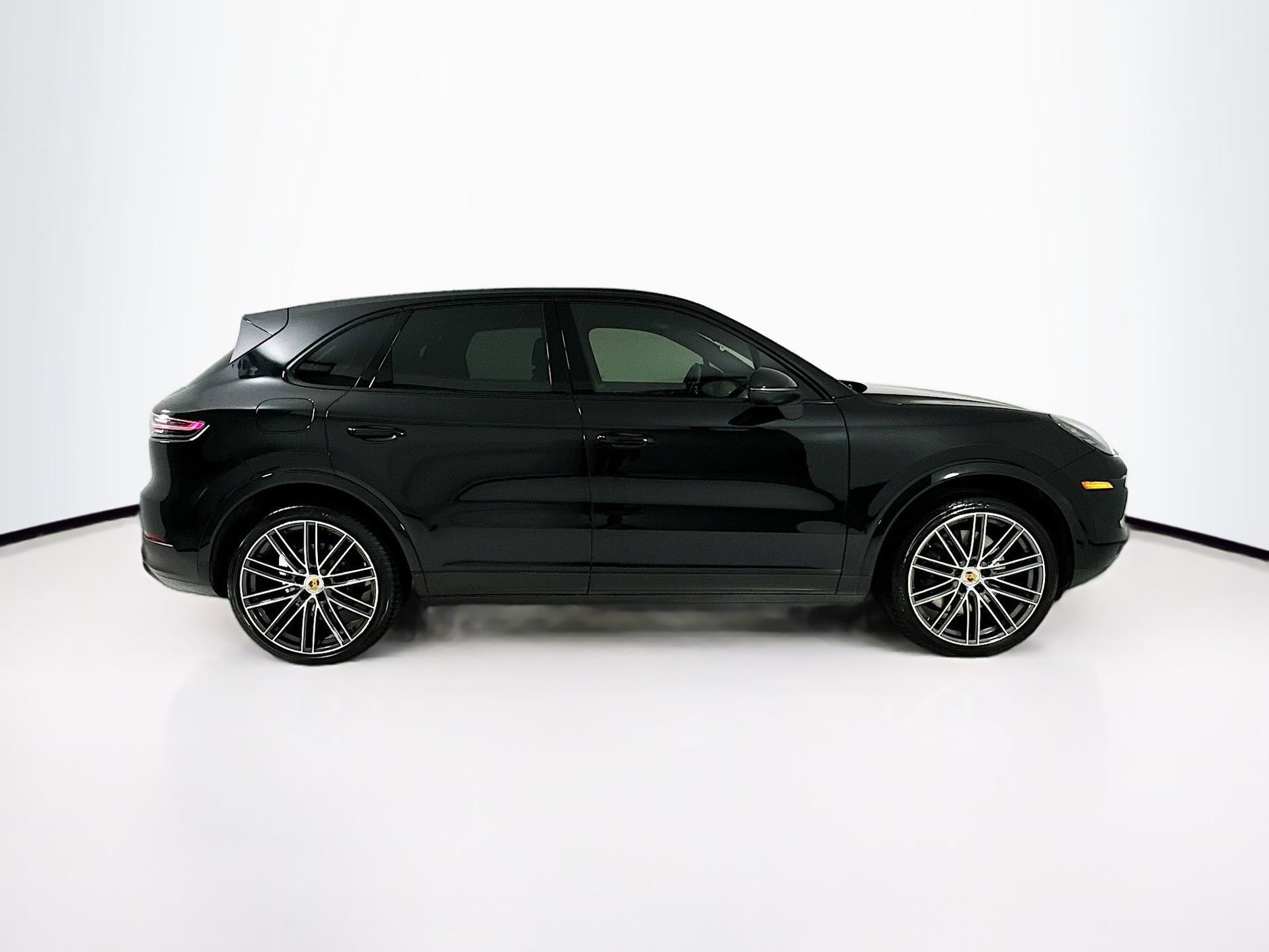 Used 2023 Porsche Cayenne Platinum Edition AWD/4WD image 9