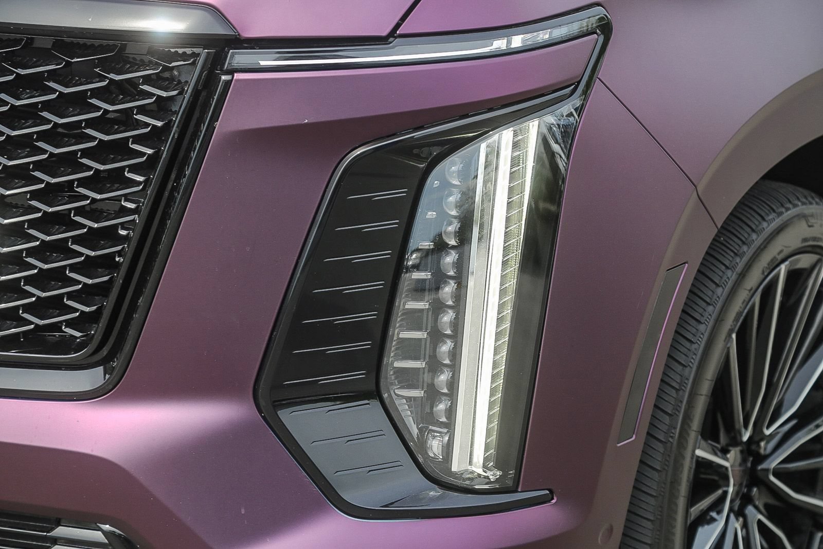 Used 2025 Cadillac Escalade ESV Sport Platinum AWD/4WD image 8