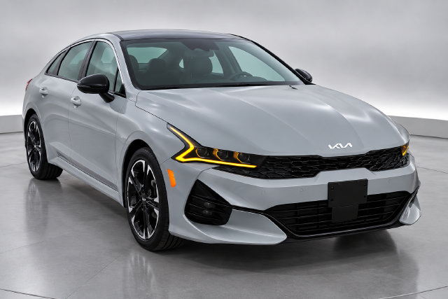 Used 2024 Kia K5 GT-Line AWD/4WD image 2