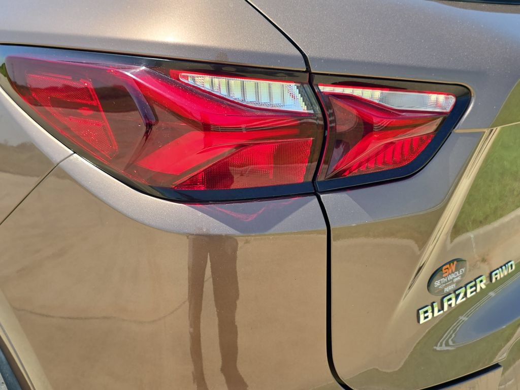 Used 2019 Chevrolet Blazer Premier w/ Driver Confidence II Package AWD/4WD image 33