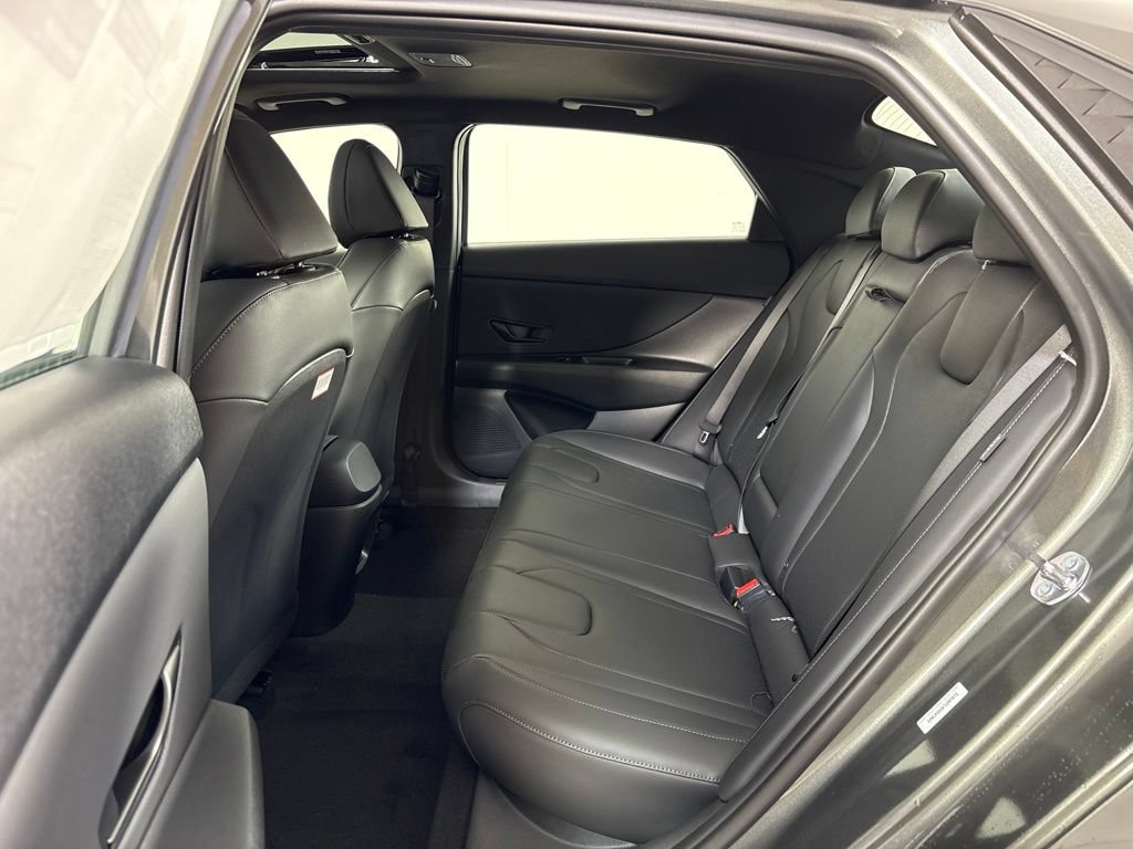 New 2026 Hyundai Elantra SEL Sport FWD image 18