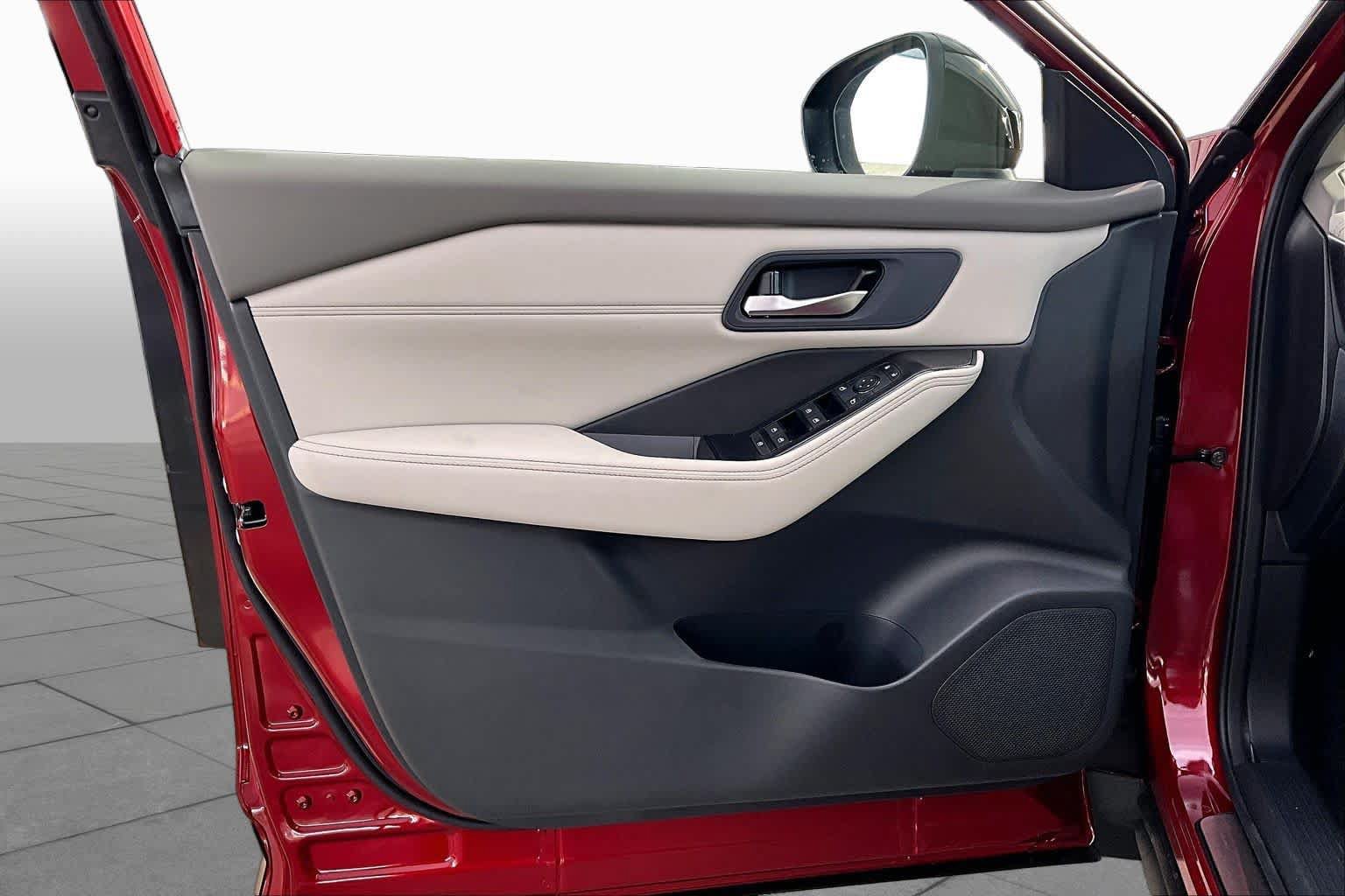 New 2027 Nissan Rogue Dark Armor FWD image 13