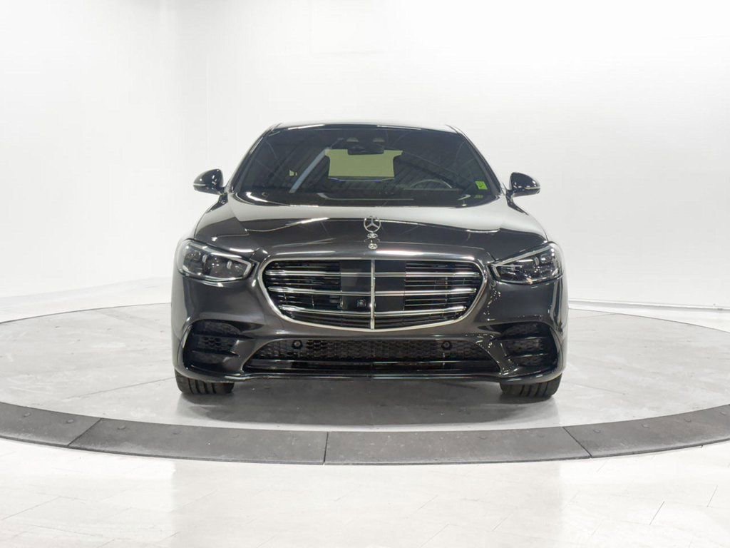 Used 2022 Mercedes-Benz S 580 4MATIC Sedan w/ AMG Line Package image 2