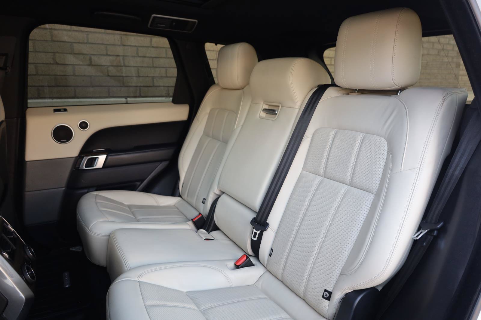 Used 2018 Land Rover Range Rover Sport HSE AWD/4WD image 21
