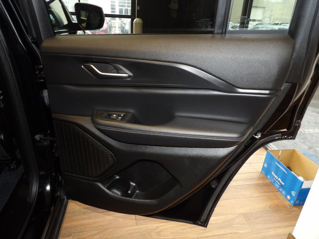 Used 2024 Jeep Grand Cherokee Laredo X w/ Luxury Tech Group I image 16