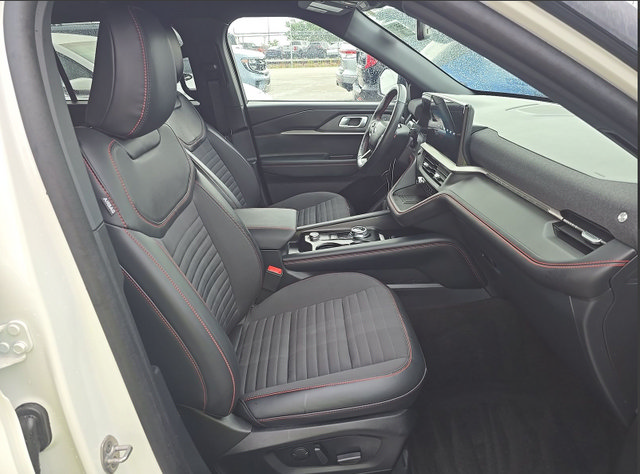 Used 2025 Ford Explorer ST-Line w/ Premium Package RWD image 8