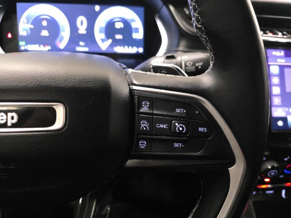 Used 2021 Jeep Grand Cherokee L Laredo image 16