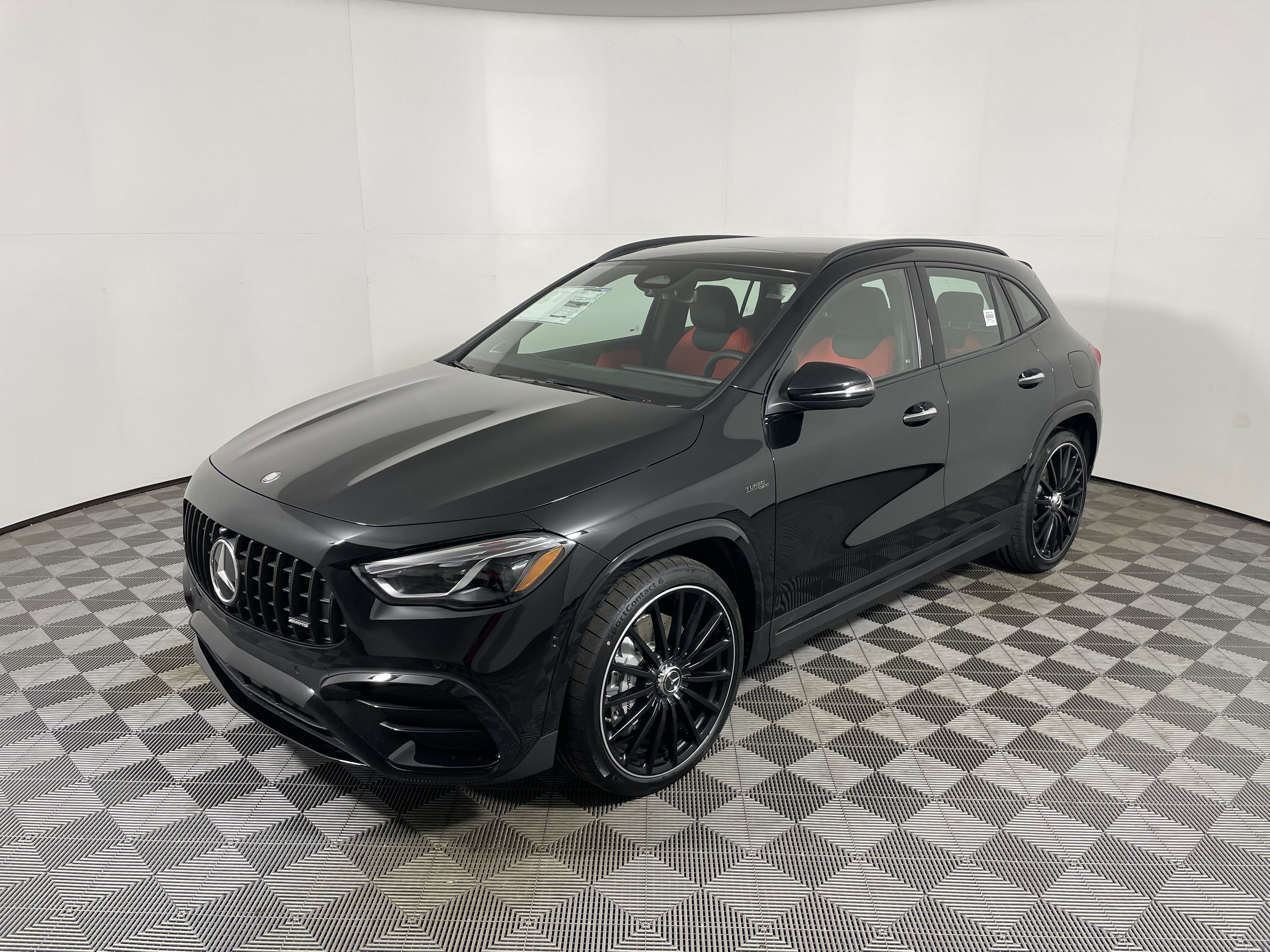 New 2026 Mercedes-Benz GLA 35 AMG 4MATIC image 9