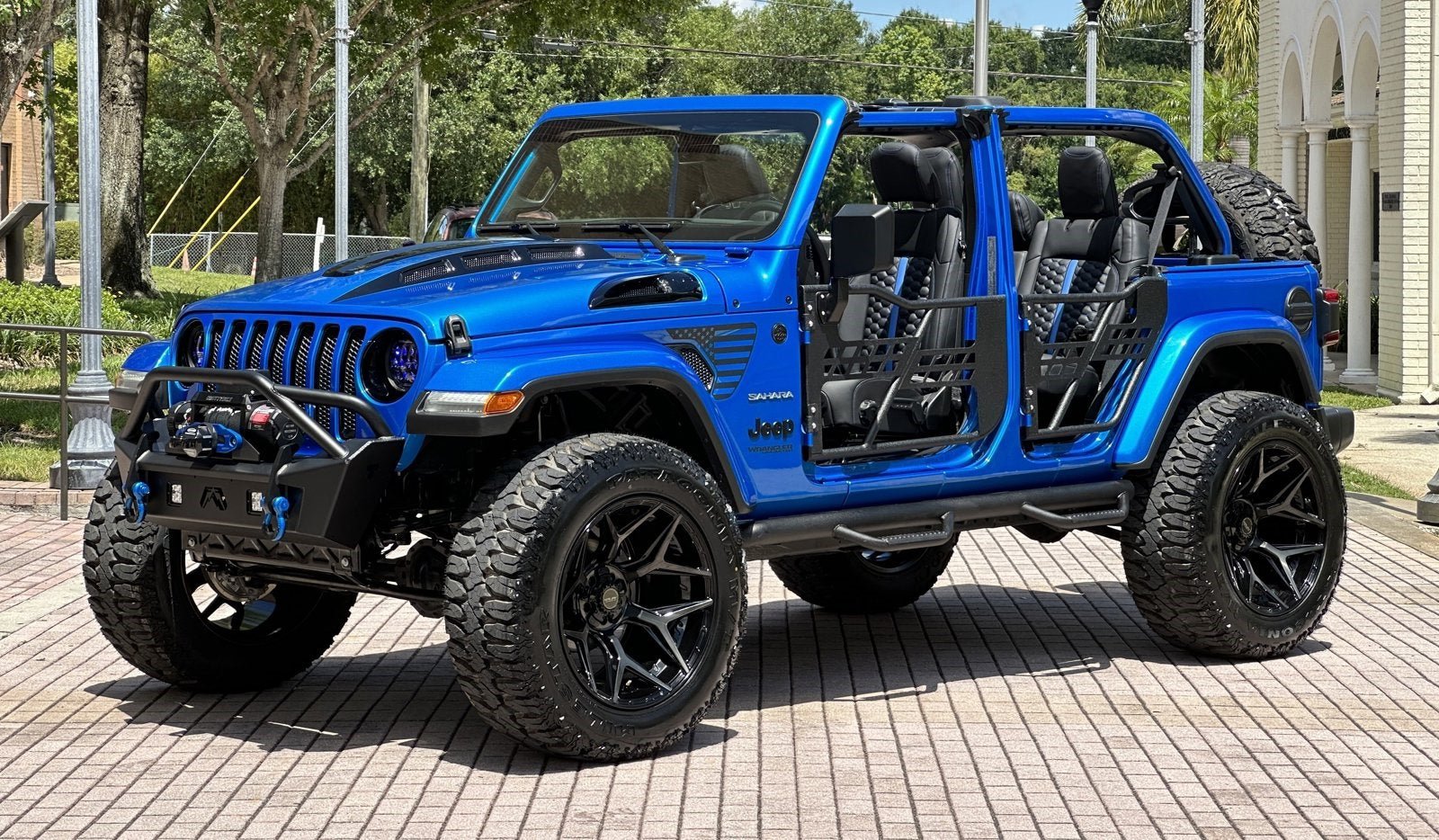 Used 2022 Jeep Wrangler Unlimited Sahara w/ LED Lighting Group AWD/4WD image 2