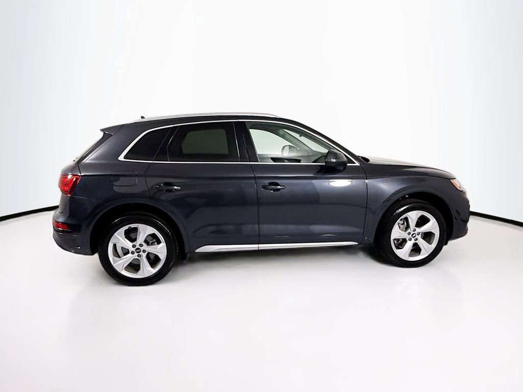 Certified 2021 Audi Q5 Premium AWD/4WD image 4