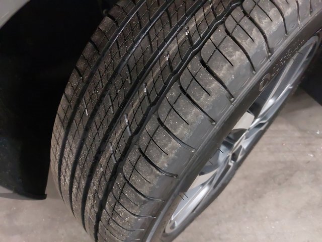 Used 2025 Cadillac XT5 Sportv w/ LPO, Floor Liner Package image 33