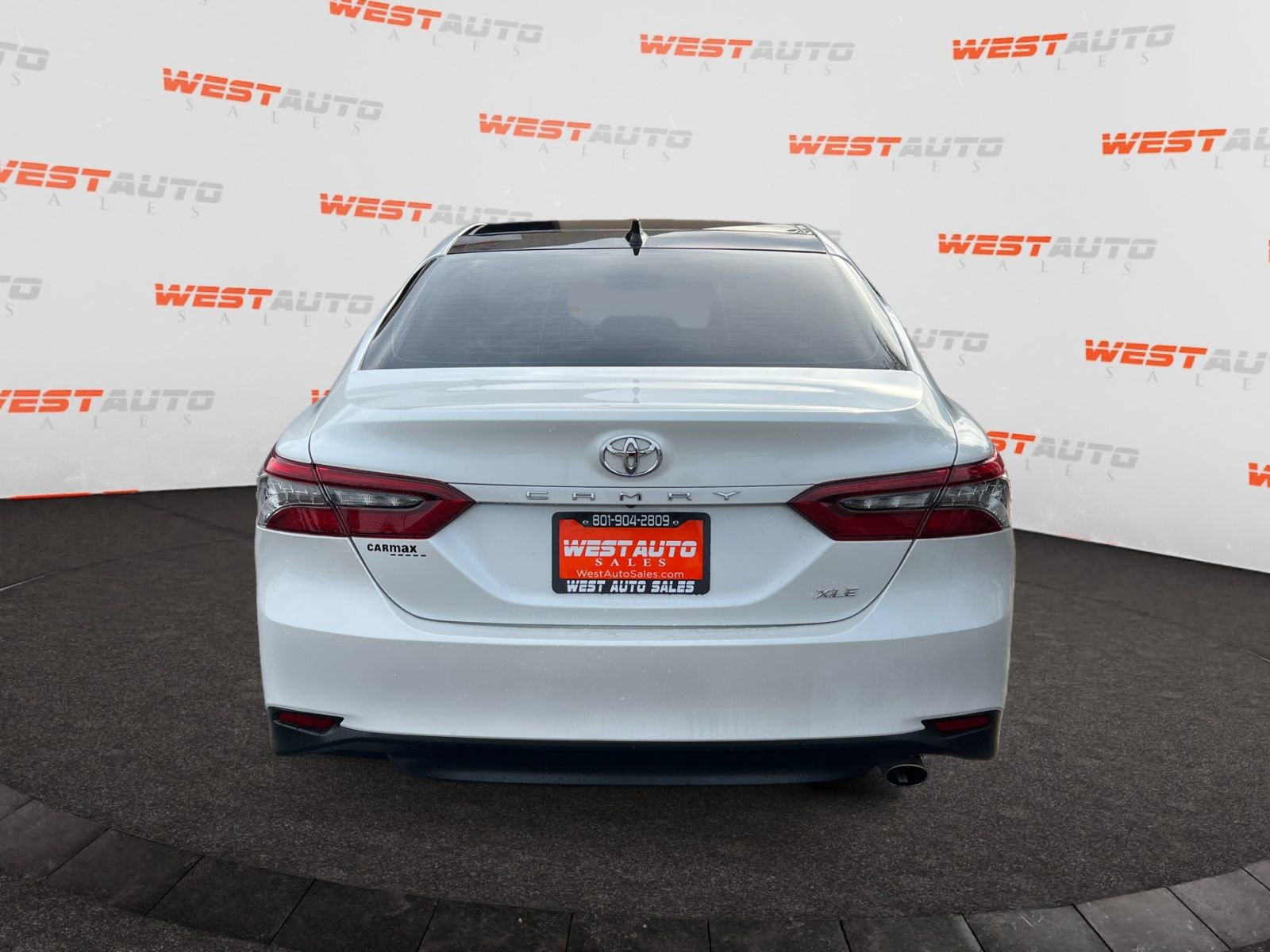Used 2022 Toyota Camry XLE w/ Navigation Package image 4