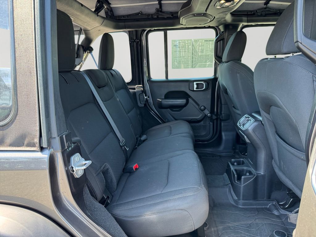Used 2022 Jeep Wrangler Unlimited Sport AWD/4WD image 13