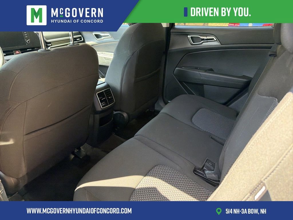 Used 2025 Kia Sportage LX AWD/4WD image 8