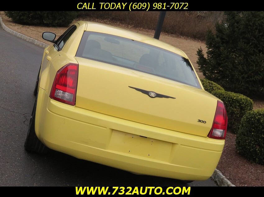 Used 2006 Chrysler 300 Base 4dr Sedan image 27