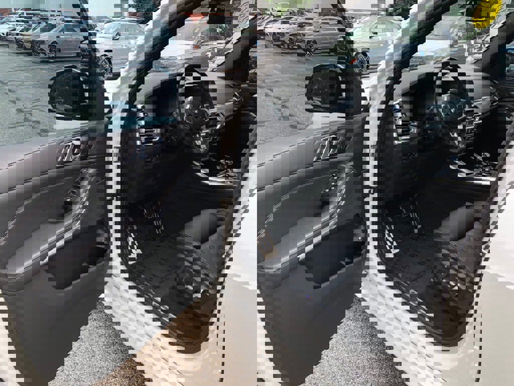 Used 2023 BMW X5 xDrive45e w/ Executive Package image 12