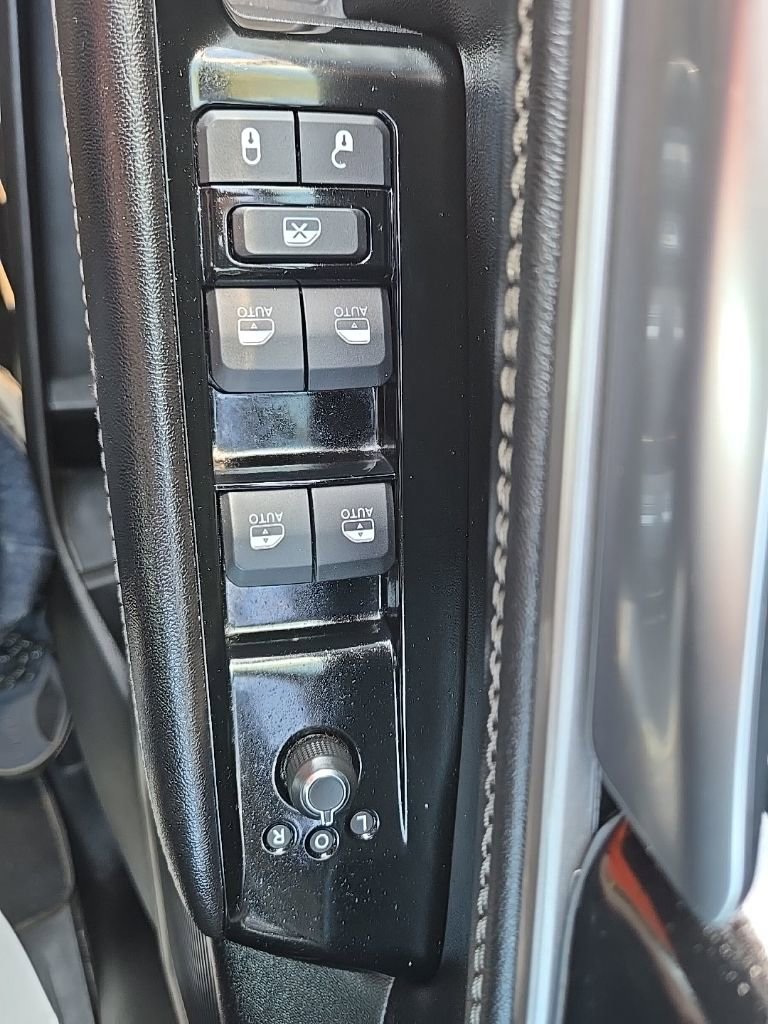 Used 2024 Jeep Wagoneer L Series II w/ Flexible Seating Group image 33