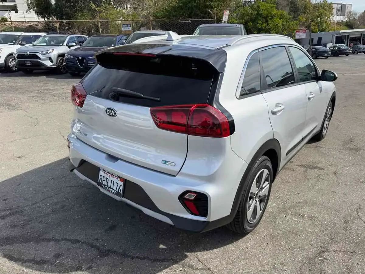 Used 2020 Kia Niro LX FWD image 4