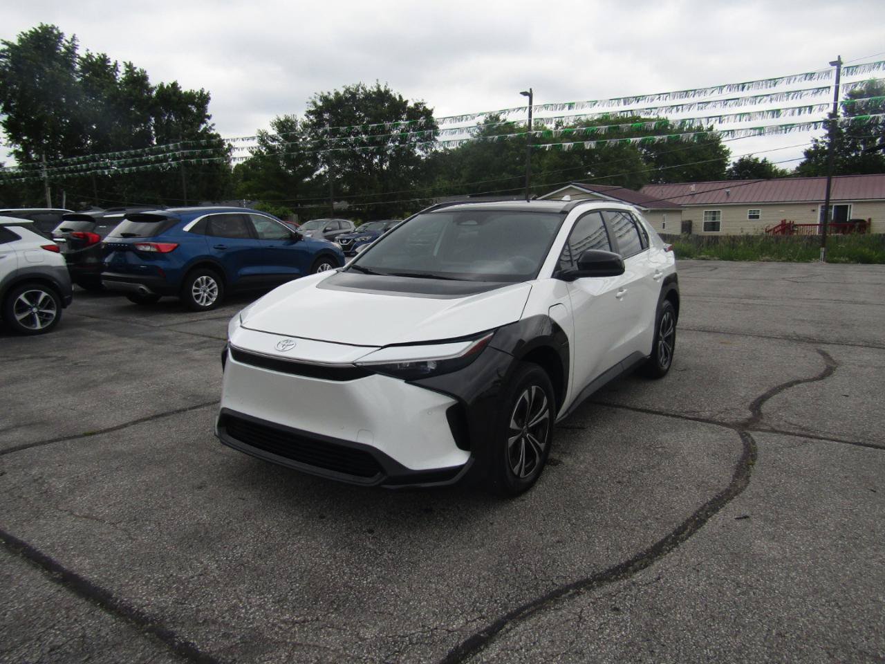 Used 2023 Toyota bZ4X FWD image 3