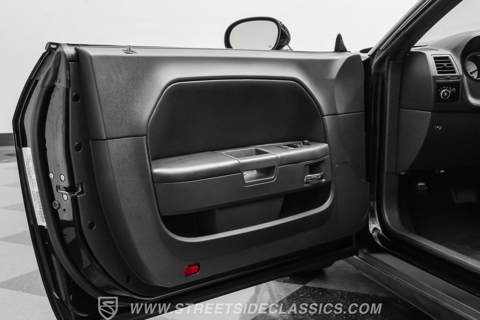 Used 2012 Dodge Challenger R/T RWD image 40