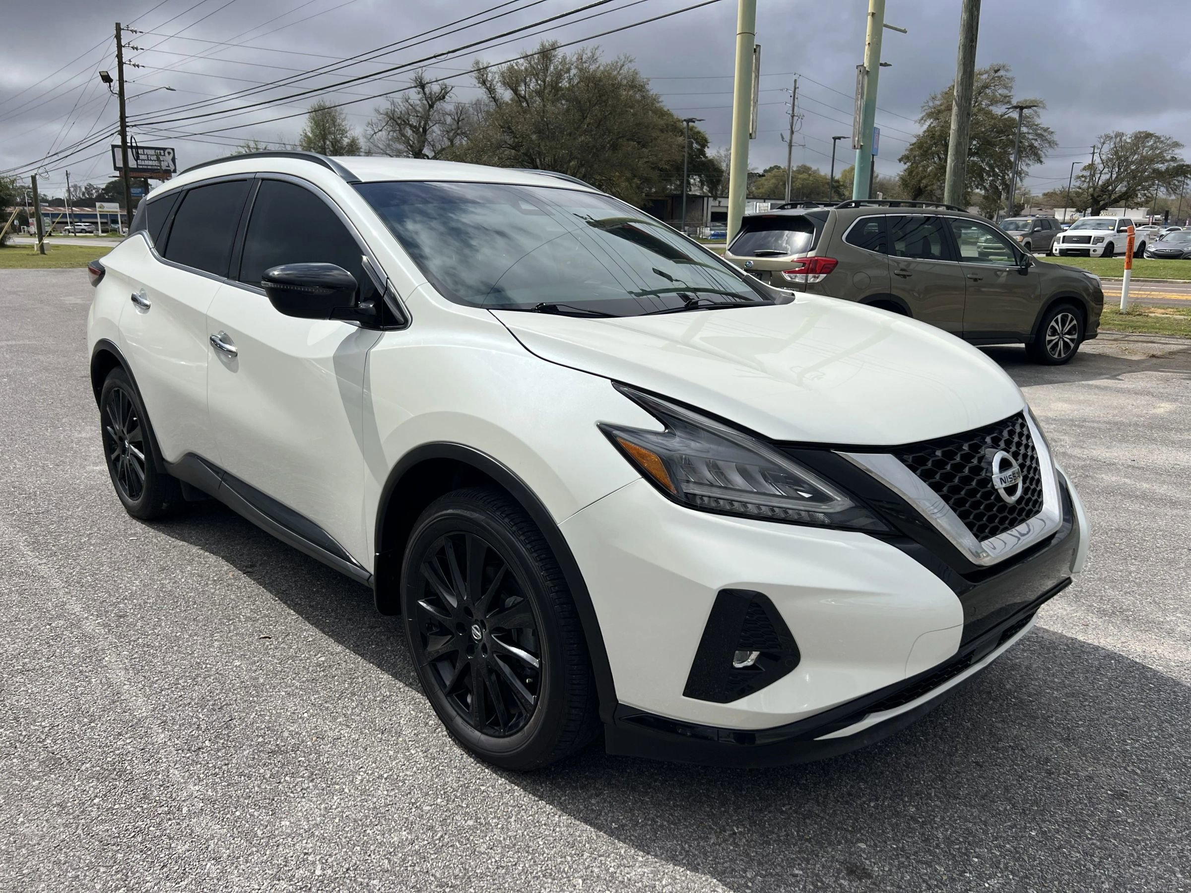Used 2022 Nissan Murano SV w/ SV Midnight Edition Package FWD image 4